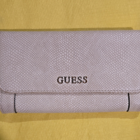 GUESS Textured Cream Wallet - Picture 1 of 5